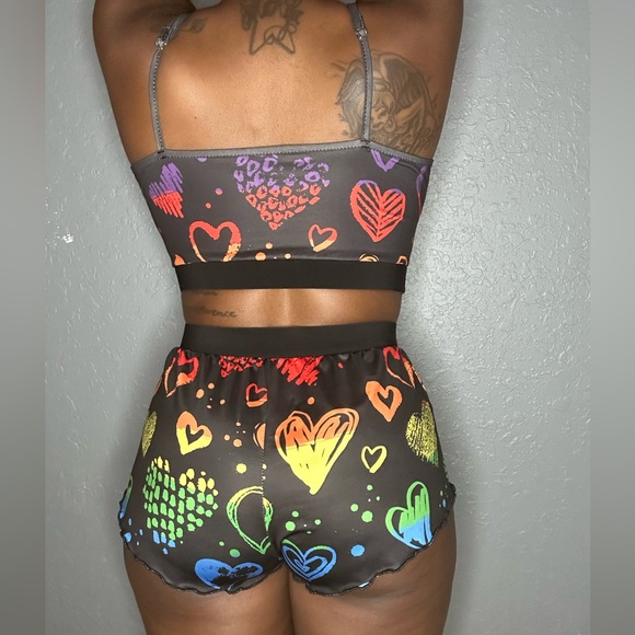 Medium colorful hearts 3 button top and cheeky shorts …. - Picture 3 of 4